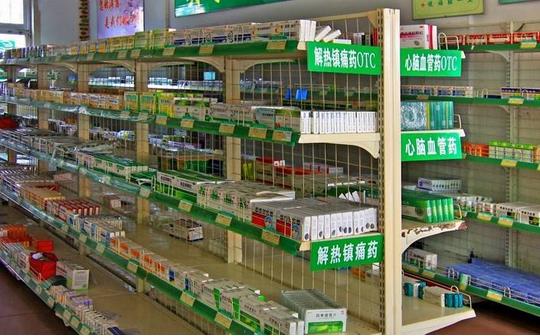 隨中國(guó)醫(yī)藥分開(kāi)政策的推進(jìn)，國(guó)內(nèi)藥店有望成為藥品銷售第一終端的潛力