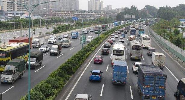 公安部：全國機(jī)動車保有量達(dá)3.25億輛，機(jī)動車駕駛?cè)诉_(dá)4.07億人