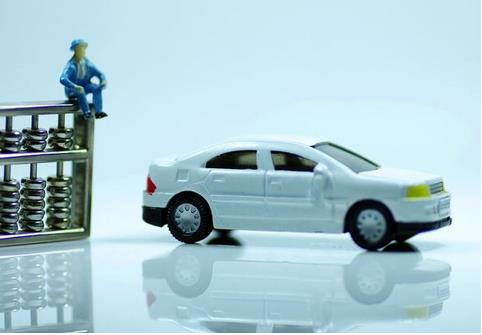 我國機動車數(shù)量的不斷增加，使得車險市場規(guī)模不斷擴大?